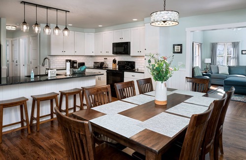Montreat House | 3 bedroom 3 bath cottage near Montreat campus & 5 minutes to Black Mountain