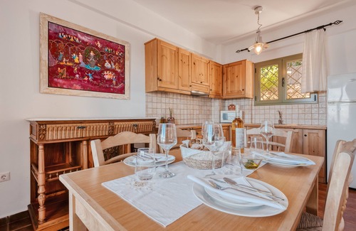 Spanokhorion Villa | 3 bedroom/5 bathr Villa/private pool/breathtaking sea views/6mins from beach