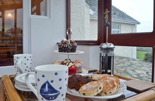 Cylch-Y-Garn Cottage | 3 bedroom accommodation in Cemlyn near Amlwch