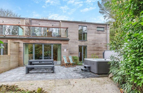 Carnon Downs Ski Chalet | 3 bedroom accommodation in Carnon Downs