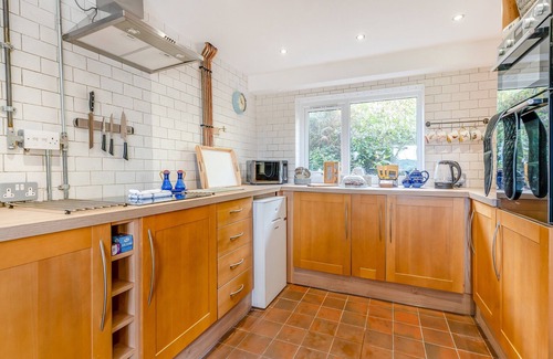 Port Talbot Cottage | 3 bedroom accommodation in Cwmavon, near Swansea