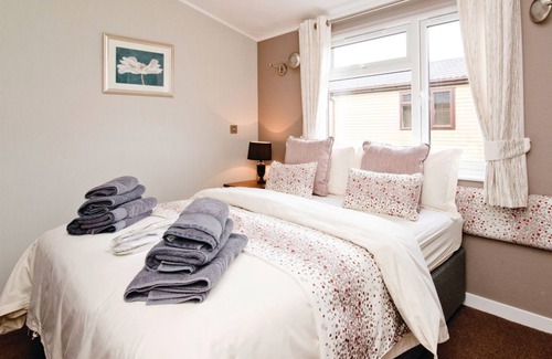 Ashby Woulds Cabin | 3 bedroom accommodation in Overseal, Nr Ashby-de-la-Zouch