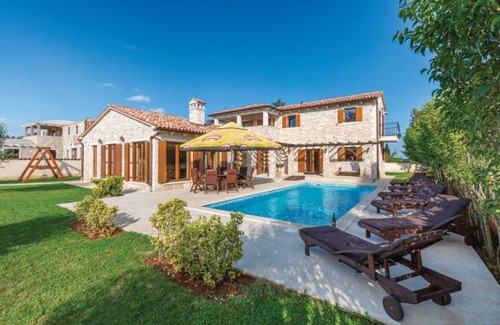 Divsici House | 3 bedroom accommodation in Divsici