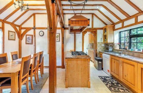 Brentwood Cottage | 3 bedroom accommodation in Brentwood