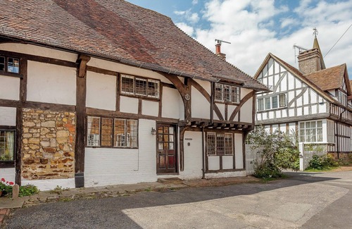 Lingfield Cottage | 3 bedroom accommodation in Lingfield