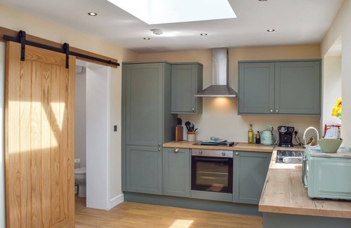Wirral Cottage | 3 bedroom accommodation in Thingwall, near Wirral