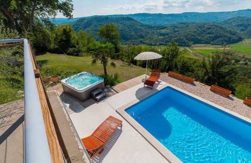 Krbune House | 3 bedroom accommodation in Podpican