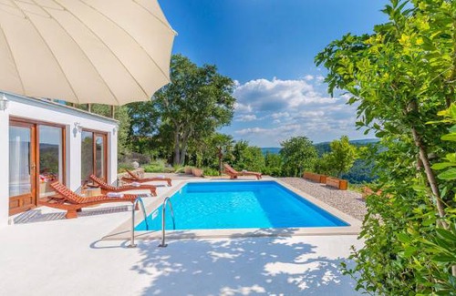 Krbune House | 3 bedroom accommodation in Podpican