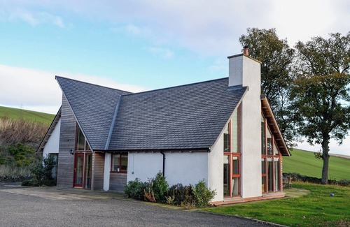 Glenisla Cottage | 3 bedroom accommodation in Invergowrie, near Dundee
