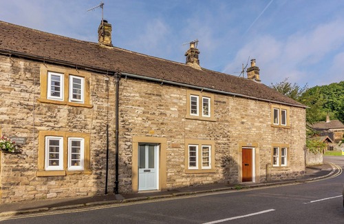 Ashford-in-the-Water Cottage | 3 bedroom accommodation in Ashford-in-the-Water, near Bakewell