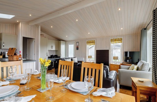 Hundall Cottage | 3 bedroom accommodation in Mercia Marina, Willington