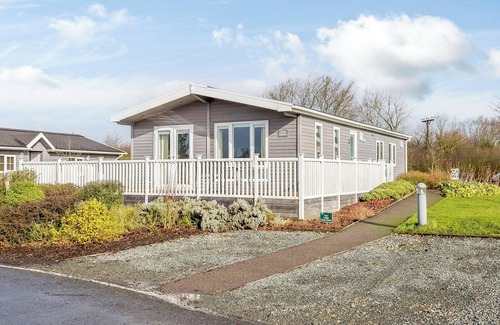 Hundall Cottage | 3 bedroom accommodation in Mercia Marina, Willington