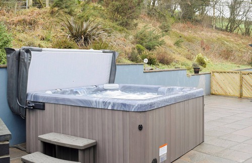 Llanfihangel-Ystrad Cottage | 3 bedroom accommodation in Dihewyd, near Aberaeron