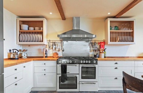 Dinas Cross Cottage | 3 bedroom accommodation in Dinas Cross, Newport