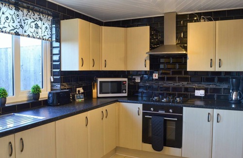 Anderby Creek Cottage | 3 bedroom accommodation in Anderby Creek, near Skegness