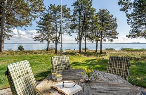 Hojslev House | 3 bedroom accommodation in Højslev