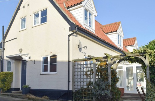 Ipswich Cottage | 3 bedroom accommodation in Tattingstone, near Ipswich