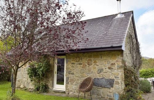 Newport Cottage | 3 bedroom accommodation in Fachongle Ganol, near Newport