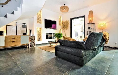 Montfavet House | 3 Bedroom Amazing Home In Montfavet