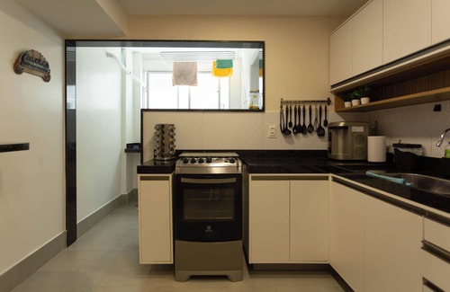Boa Viagem Apartment | 3-Bedroom Apartment 50m from the Beach with Parking