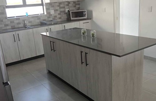 St. Helena Bay Apartment | 3-bedroom apartment in fabulous Saint Helena Bay with AC, Wi-Fi, braai etc.
