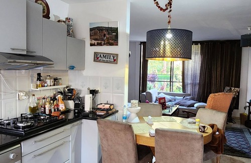 Tel Aviv Apartment | 3 Bedroom apartment close to Beach Free Parking.