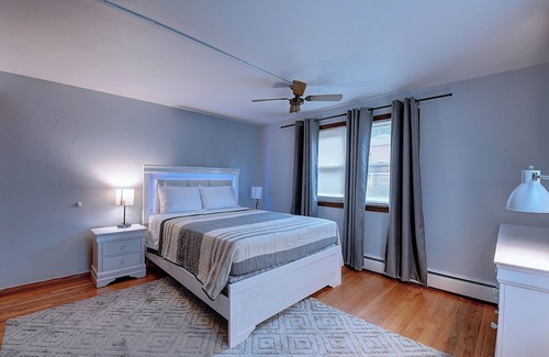Silver Lane Apartment | 3-bedroom apartment in nice East Hartford with WiFi, AC