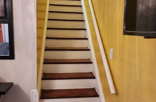 Vauxhall Apartment | 3-bedroom apartment in marvelous Maplewood with WiFi, AC