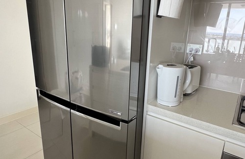 Homebush Apartment | 3 bedroom apartment in HomebushnEntire rental unit in Homebush with an open view