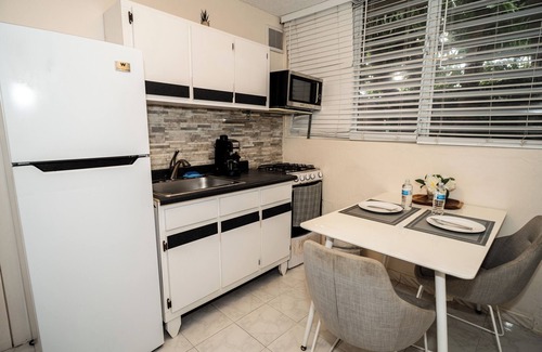 Vayas Apartment | 3-bedroom apartment in delightful Ponce with Patio, Parking and Laundry