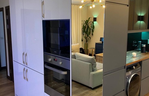 Watford Apartment | 3-bedroom apartment in brilliant Watford with WiFi