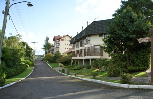Vila Suica Apartment | 3-bedroom apartment near the center in a quiet location with a beautiful view of the woods