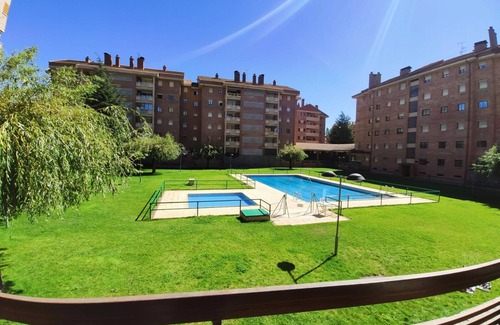 Jaca Apartment | 3-Bedroom Apartment with Pool, Terrace, and Garage in Jaca