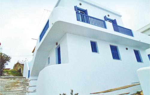 Panormos Apartment | 3 Bedroom Awesome Apartment In Panormos