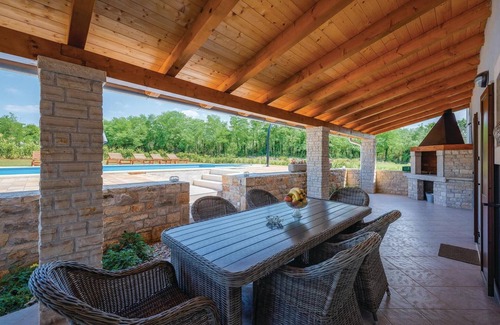 Katun House | 3 bedroom awesome home in Katun