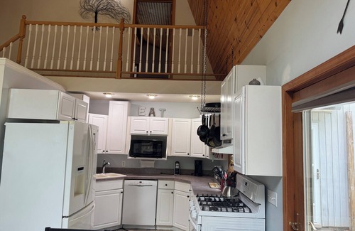 Adair House | 3-bedroom barndominium in tranquil Colchester with WiFi, AC. Enjoy your stay
