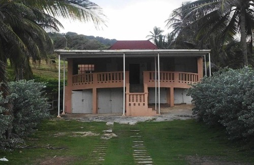 Hill Crest House | 3 Bedroom Beach-side Villa with Scenic Views of the Atlantic Ocean