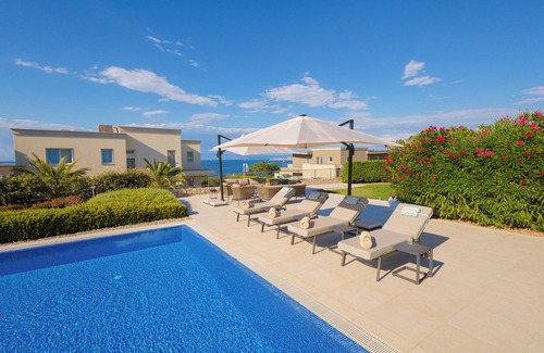 Umag Villa | 3-bedroom Beachfront Residence with Sea View and a Private Pool