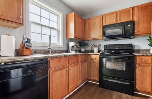 Richlands House | 3-bedroom beauty/a few minutes from the Jacksonville airport is waiting for you!
