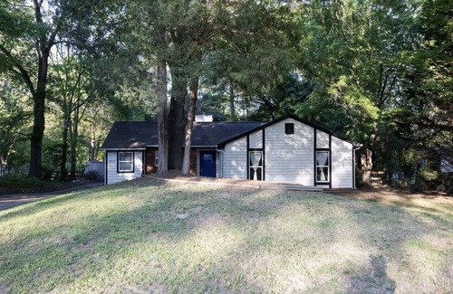 Charlotte House | 3-bedroom bungalow in charming Charlotte