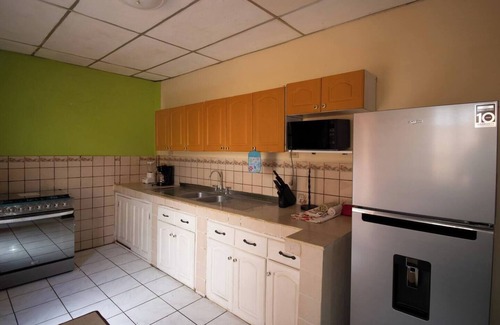 Managua House | 3-Bedroom Central Location House in Safe residencial with WiFi, AC