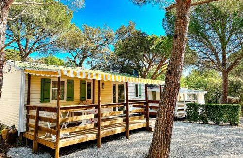 Roquebrune-sur-Argens Other | 3 bedroom Chalets Camping Leï Suves - JoyCasa