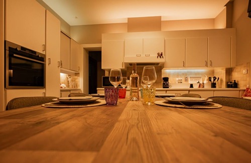 Ieper House | 3-bedroom charming house in the centre of Ieper with Sauna, Poolbiljart, AC.
