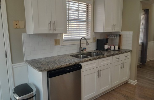 Clarkdale House | 3 Bedroom Comfort w/Spa-Like Bath in Master Bedroom - Cozy & Comfortable!