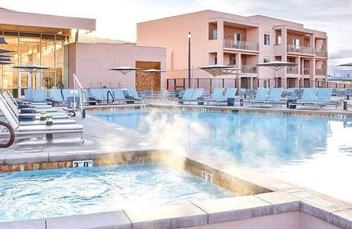 Moab Condo | 3-bedroom condo in gorgeous Moab with AC, fitness room. Start your adventure