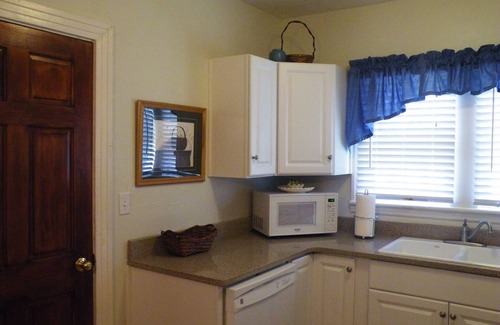 Folkston Cottage | 3-bedroom cottage, 14 minutes to Okefenokee National Wildlife Refuge