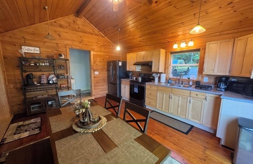 North Lake George Cabin | 3-Bedroom Cottage in welcoming Ticonderoga with WiFi. Super Clean & Economical.