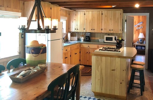 Phippsburg Cottage | 3 bedroom cottage only 187 steps away from Popham Beach!
