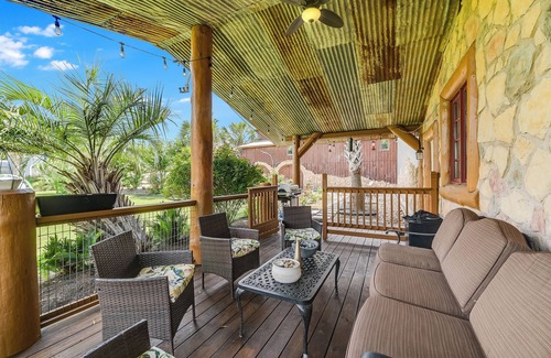 Buda Cottage | 3 bedroom cottage, peaceful and private, with pool, fitness, flowers and nature