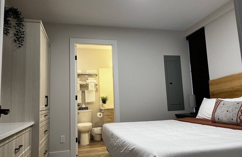 Regional District of Nanaimo Hotel | 3-bedroom Daily Monthly Rates Available Unit 3